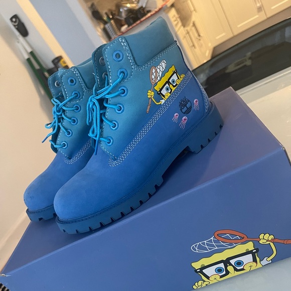 Timberland SpongeBob like new size 2 1/2 with box - Picture 2 of 5